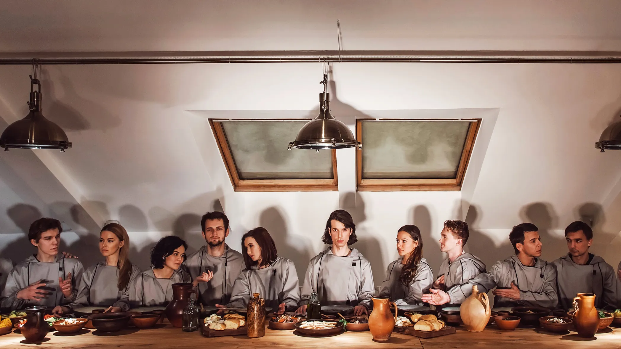 Зеркало карлоса сантоса спектакль. Зеркало карлоса сантоса. Учитель выгоняет из класса. Иммерсивный театр карлоса сантоса. Иммерсивный театр карлоса сантоса.