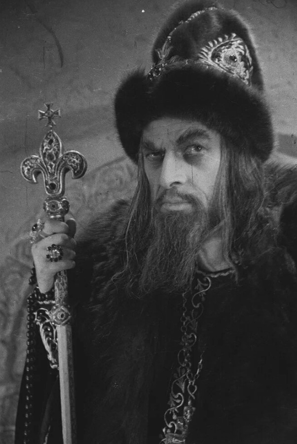 Кадр из фильма Сергея Эйзенштейна «Иван Грозный». Изображение с kinopisk.ru